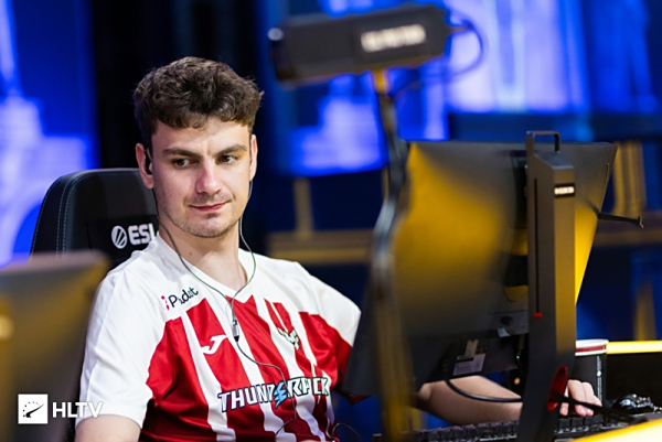 曝Gen组建超豪华银河战舰，管泽元锐评：我的妈，这还不强？