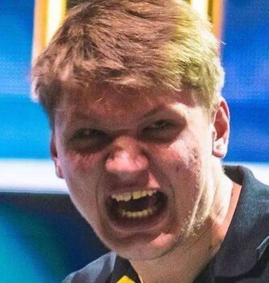 英雄联盟NEST2022参赛队员，有一线选手噢